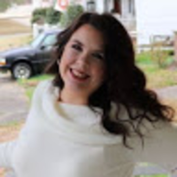 Meet your Posher, Lauren - Picture 1 of 1